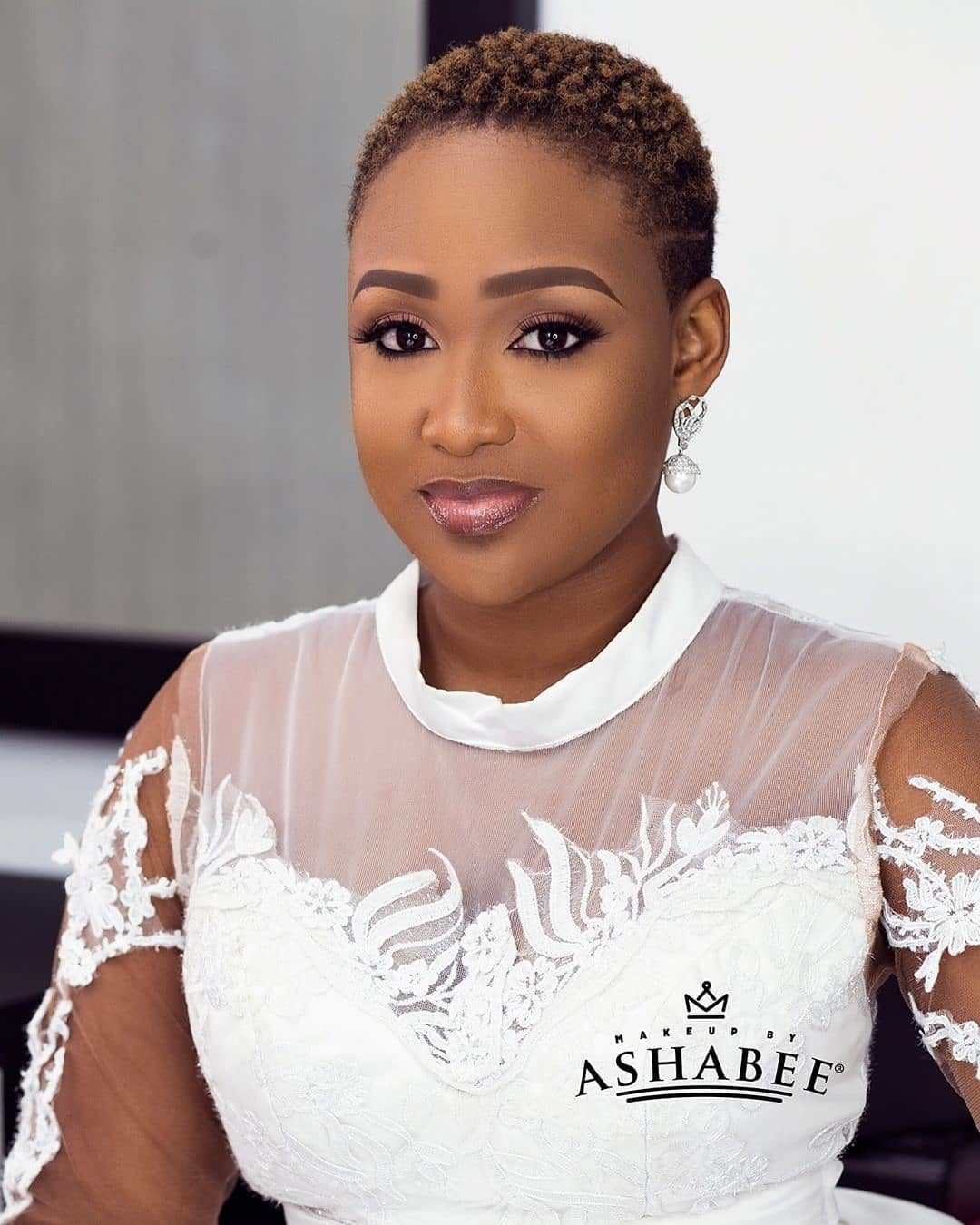 Makeup for short on sale hair