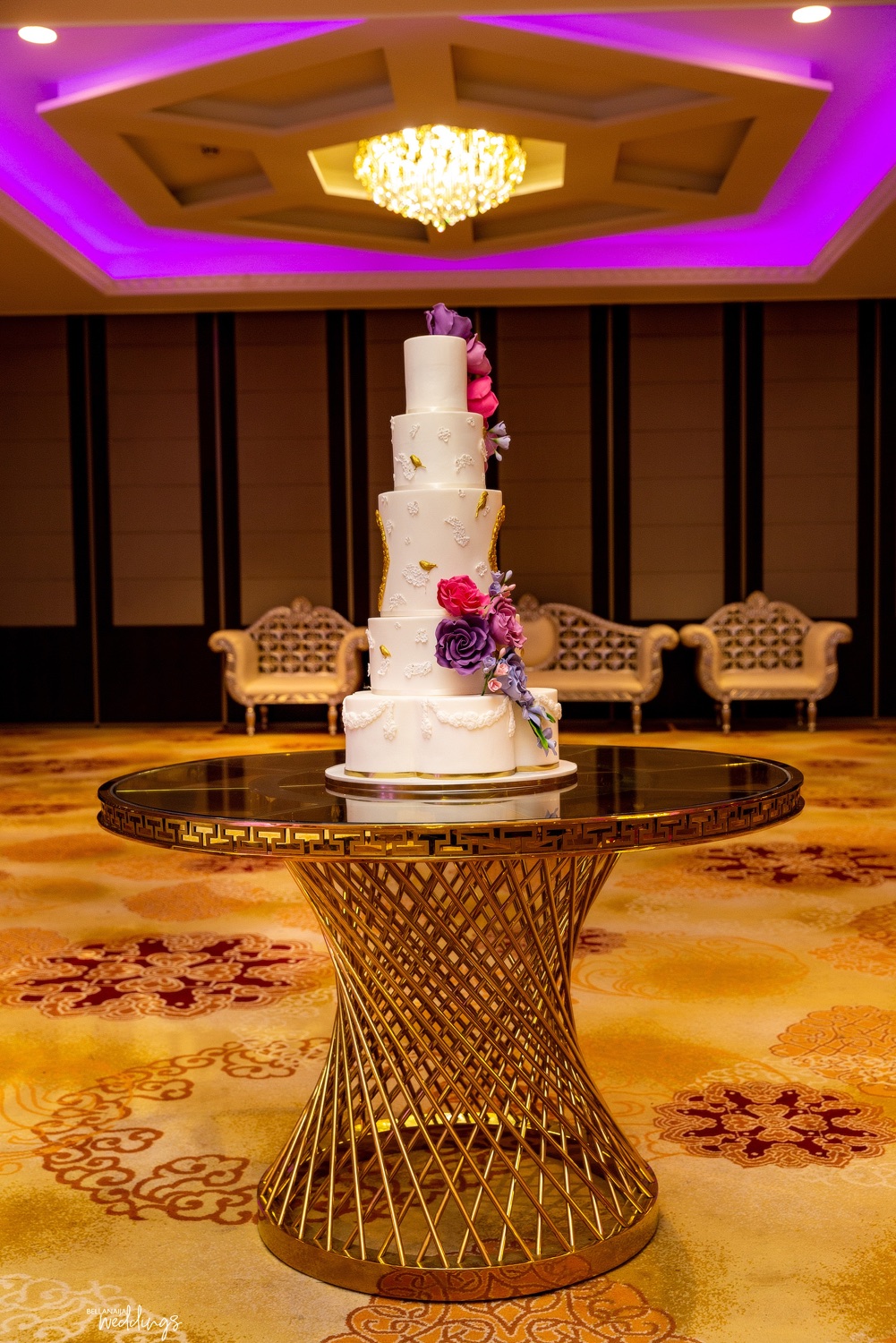 Here's how black, gold and purple can bring that luxurious feel to your wedding