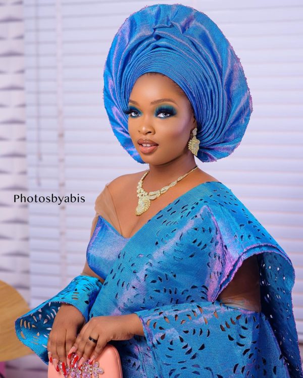 This Trad Bridal Beauty will Make You Want to Rock a Blue Smokey Look