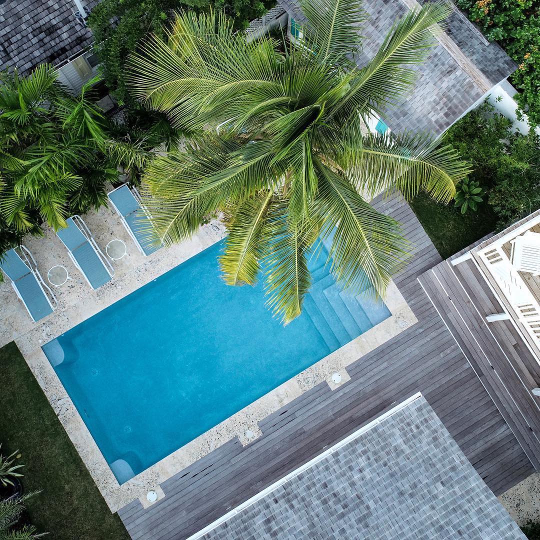 This image has an empty alt attribute; its file name is Harbour-Island-BellaNaija-Weddings-3.jpg