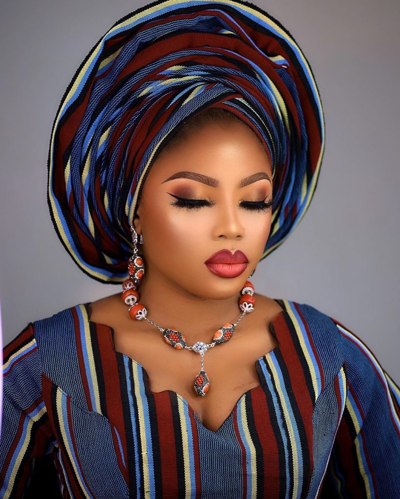 Here's how To Rock a Multi-coloured Asooke for Your Traditional Engagement