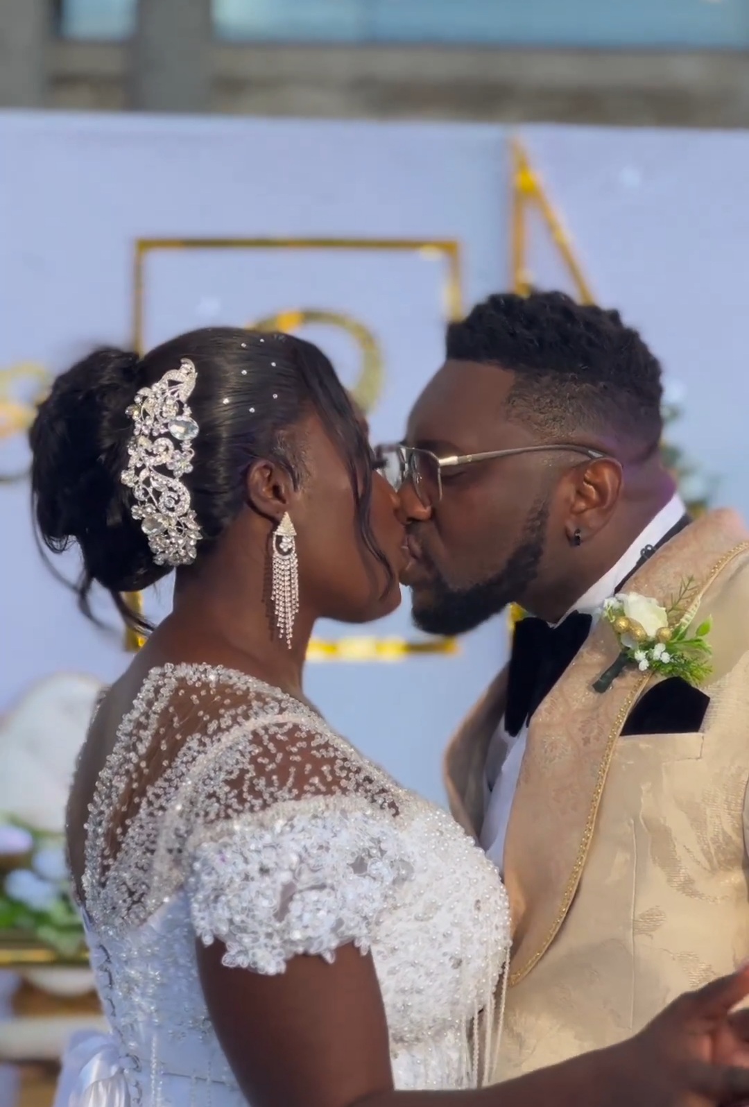 Sealed with Multiple Kisses! This Couple's First Kiss Will Make You Blush