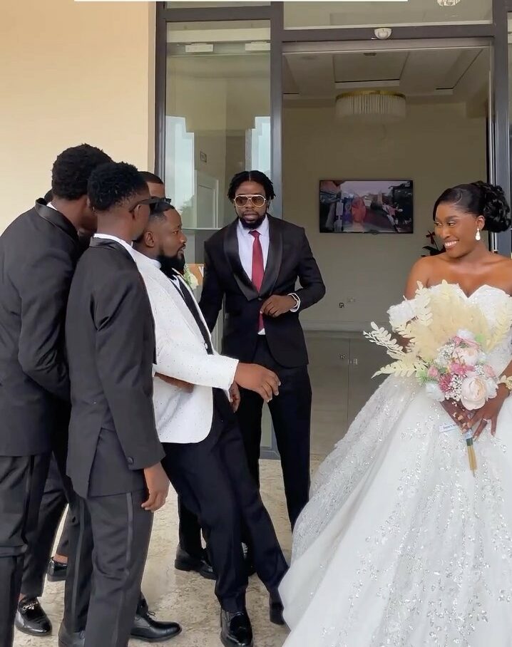 This Groom s Reaction During The First Look Moment is Priceless